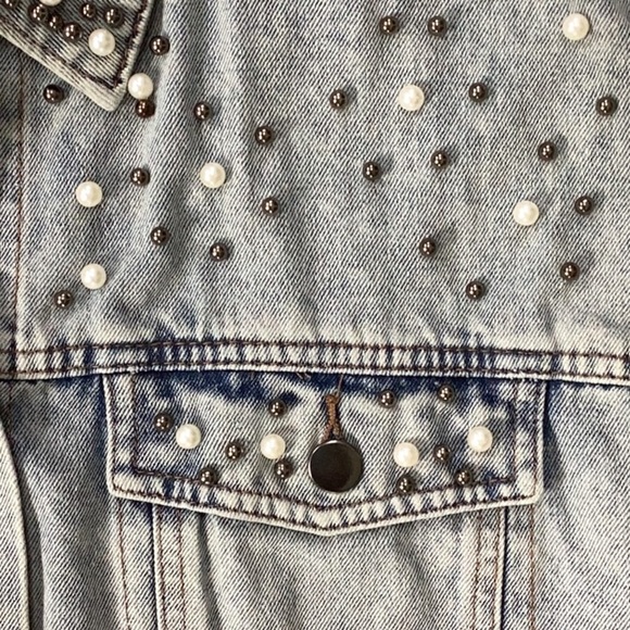 NWT Ci Sono Pearl Embellished Vintage Wash Oversized Fit  Denim Jacket Medium - Picture 4 of 9